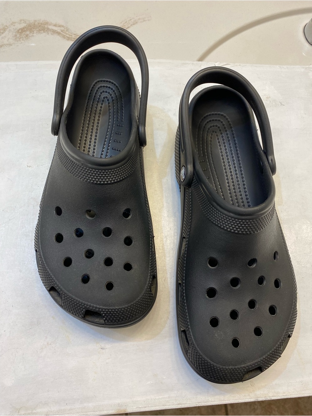Crocs Classic clogs Men’s Size 11 excellent condition perfect bottom clean